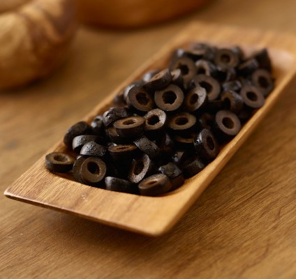 https://weborders.pizzanova.com/PNStatic/web/images/ingredients/black-olives.jpg