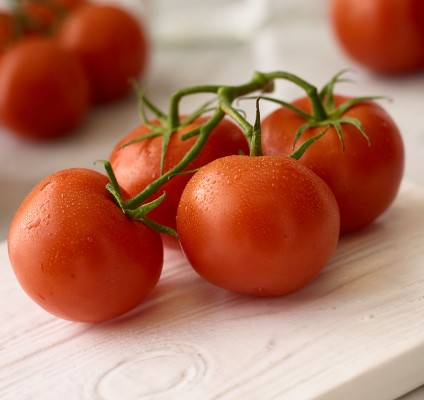 https://weborders.pizzanova.com/PNStatic/web/images/ingredients/sliced-tomatoes.jpg